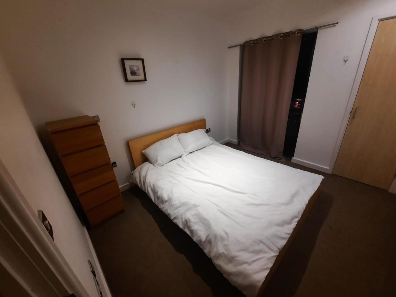 Room In Cardiff City Center - Swiftstay מראה חיצוני תמונה